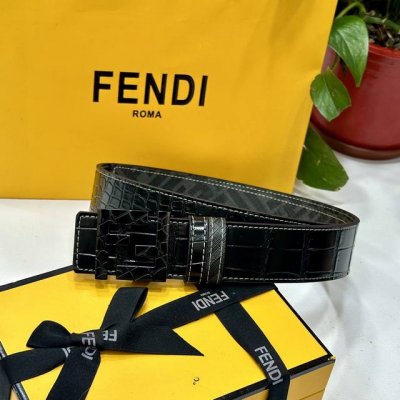 特 Fendi芬迪专柜同款 宽4.0Cm 双环正反用腰带 Ff按钉搭扣 黑色Cuoio Romano皮革材质 反面面料带有烟草黄和黑色Ff图案 四方金属饰面 时
