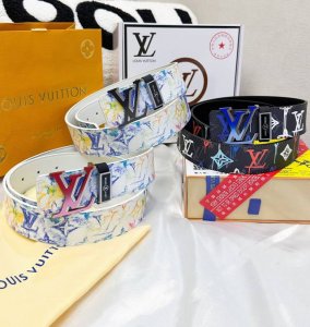 皮带：Lv..路易..顶级原单复刻. 腰带：百分百头层牛皮，保证真皮。双层渐变色磨砂烤漆设计，24K纯钢扣材质，永不掉色涂鸦彩绘图案艺术双面可用专柜同等质量，