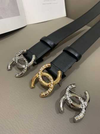 香家新款女士腰带 双面头层牛皮双C扣是香家的标志性设计，黑色皮带简约大方，无论是日常穿搭还是正式场合，都能轻松驾驭. 宽度3.0Cm - 点击图像关闭