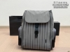 日默瓦Rimowa双肩包 背包千變萬化 但是Rimowa的背包就是和箱子一樣 耐看而不過時 全新來自意大利製造的尼龍質地舒適度和手感再度昇華 性價比更高，適合追