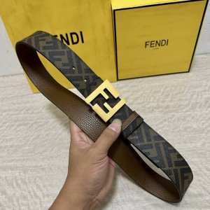 Fendi 芬迪 专柜同款 宽4.0Cm 双环正反用腰带 Ff按钉搭扣 咖啡色Cuoio Romano皮革材质 反面面料带有烟草黄和黑色Ff图案 四方金属饰面
