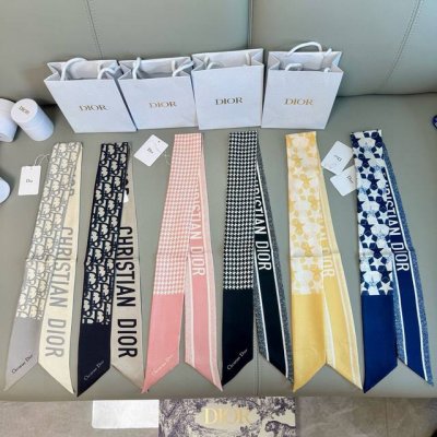 Dior 双层真丝小飘带束发带！非常大气时髦的招牌千鸟格和字母元素！双面不同设计，更显精致！简直绝了！！，上等的好货，涂料精准印花，效果非常的赞，所谓的经典款，