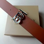 品牌:博柏利 价格:特 尺寸:带宽40mm 正品尺寸 五金材质:专柜精品扣，真空电镀，工艺精细 带身材质:天然头层牛皮.质感十足，手感柔软。时尚个性，经典百搭！