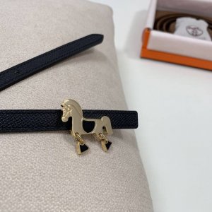 特 爱马女款细腰带 原单品质 原版进口ep手掌纹配进口小牛皮底 双面可用 掌纹配黑色 13Mm宽 搭配珐琅彩色小马亮金/银扣。