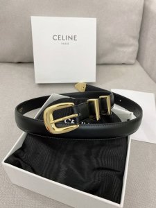 特 赛琳.Celine 全套包装 女神必备原单腰带，火爆款式，原厂小牛皮制作，上身效果舒适，时尚百搭，宽度1.8Cm 2.5Cm 可供选择