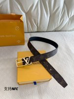 特 Lv 精品针扣系列 进口原厂皮 精品五金 适用于多种搭配跟场合 。宽度3.5Cm 皮质柔软舒适 内置Nfc芯片