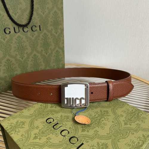 G家 宽度3.5 男士腰带 各式百搭单品继续为Gucci 2024早春系列添姿加彩。这款时尚腰带以黑色皮革匠心呈现，配以由钯金色调金属打造的Gucci铭牌腰带扣