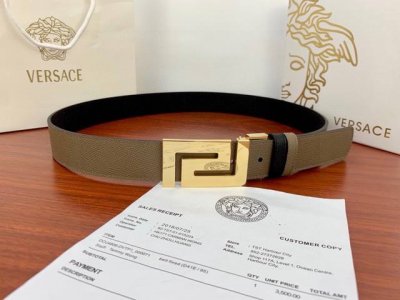 宽度3.5Cm Versace 范思哲 两面手掌纹 此款柔软的皮带饰有一个几何形状的希腊回纹别扣，既时尚又优雅