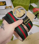 皮带：古奇.Gu...Cci原单 腰带：百分百头层牛皮，保证真皮，24K双色纯钢扣红绿布系列，双面可用专柜同等质量， 送人自用首选 包装： 请认准如图专柜全套礼