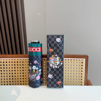Gucci古奇 新款 五折伞 热卖款 时尚指数爆表 不论晴天雨天使用都相得益彰 拥有它感受风从身体经过的感觉 留下沁人的芬芳 时尚达人必备哦 原单代工级品质，台