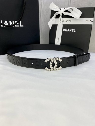 宽度3.0Cm Chanel 香奈儿 进口柔软小牛皮金 银色花纹金属精品钢扣。