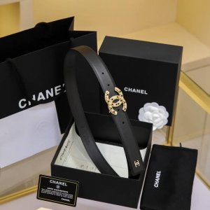 chanel 24S Cc 珍珠 水钻 白 与 黑 字母 Logo搭扣 黄铜金属小牛皮腰带 手感柔软 细腻 3.0Cm 码数75- -100
