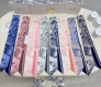 丛林动物园 飘带 束发带 Chstian Dior 尺寸:6*105Cm100%桑蚕丝这款 Mitzah 丝巾以 Dior 标志性的 Sauvage 茹伊印花为