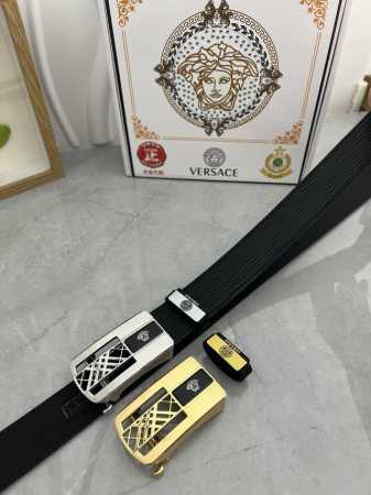 品名：Versace.范思哲 自动带 材质：原单牛皮腰带 百分百头层牛皮腰带保证真皮，24K纯钢扣，专柜原单品质、做工精细，时尚大牌，送人自用首选 包装： 请认 - 点击图像关闭