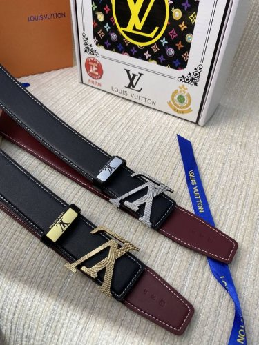 品名：Lv..路易..威登原单 材质：原单牛皮腰带 百分百头层牛皮腰带保证真皮，24K纯钢扣，专柜原单品质、做工精细，时尚大牌，送人自用首选 包