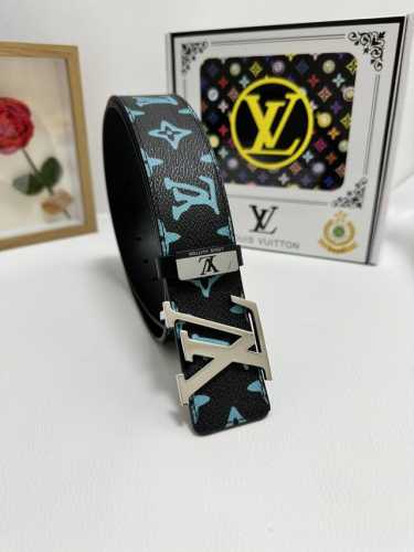 品名：Lv..路易..威登 材质：原单牛皮腰带 百分百头层牛皮腰带保证真皮，24K纯钢扣，专柜原单品质、做工精细，时尚大牌，送人自用首选 包装： 请认准如图专柜