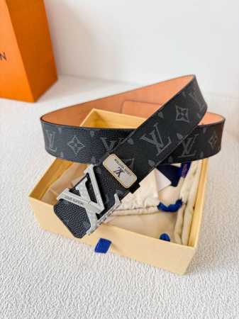 品名 Lv..路易..威登腰带皮带原单 型号 挂扣 经典纯钢材质镶钻挂扣 头层牛皮 图片实物拍摄 材料 头层牛皮 挂扣系列 纯钢材质扣头 钯镀电镀工艺永不掉色 - 点击图像关闭