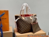 全套礼盒 Lv Neverfull 经典入门款老花购物袋！ 骨灰级产物！经典到无可复制！ 最最最经典畅销颜色！ 有质感！有味道！ 大家拿到后可以感受下！ 尺寸3