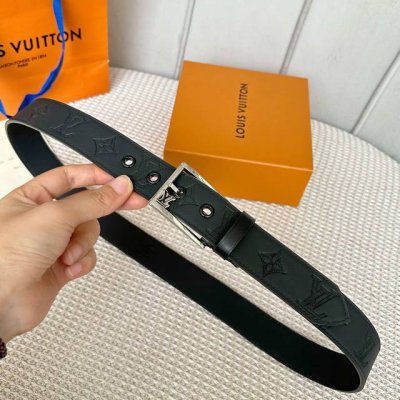 L0Uis Vuitt0N 今季新品 驢家男士原單腰帶 寬度35毫米 定制雙面進口頭層小牛皮 搭配全新開模針扣 皮帶穿孔飾有五金 經久耐用 百搭款