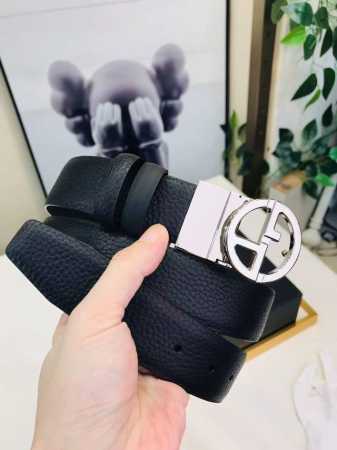 乔治阿玛尼，此款 Giorgio Armani 腰带，正反两用设计，甄选粒面皮革材质，银色 Ga 搭扣，彰显绅士气质。3.5Cm宽， - 点击图像关闭