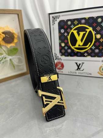 品名：Lv..路易..威登原单 材质：原单牛皮腰带 百分百头层牛皮腰带保证真皮，24K纯钢扣，专柜原单品质、做工精细，时尚大牌，送人自用首选 包装： 请认准如图 - 点击图像关闭