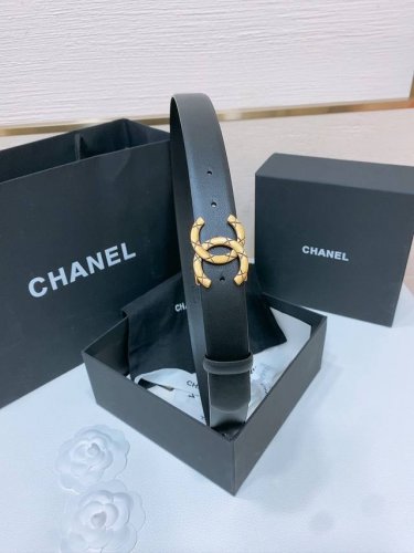 特P180 Chane L经典双C皮带腰带 新款Logo扣搭配进口小牛皮，质感满分，简直身春日里的点睛之笔，皮带直径3.0Cm