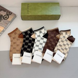 配包装 一盒5双 Gucci 古奇 新款中筒袜子，纯棉面料，潮人必备 ，爆款经典双G，个性时尚百搭款，你值得拥有哦