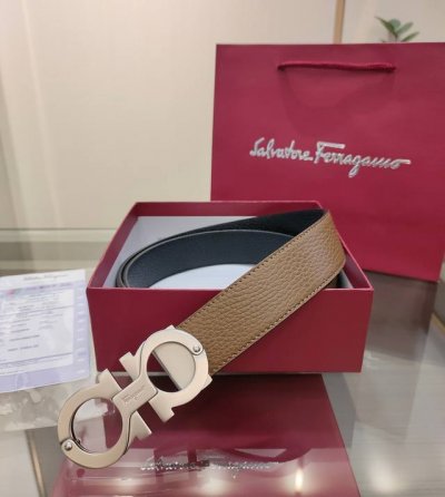 Ferragamo 菲拉格慕 双面进口牛皮，搭配精品铜扣，自行选择搭配，真材实料有质感，时尚经典不失风范 ，长短可自行裁剪