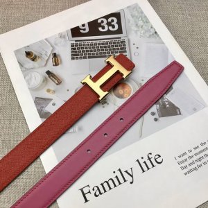 H 爱马仕女款 & Swift掌纹小牛皮和epsom小牛皮双面头层皮腰带。搭配专柜品质皮带扣原版法国制造。宽度：24毫米