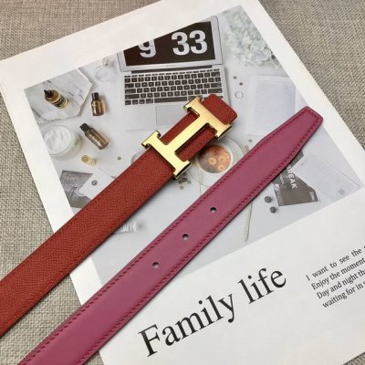 H 爱马仕女款 & Swift掌纹小牛皮和epsom小牛皮双面头层皮腰带。搭配专柜品质皮带扣原版法国制造。宽度：24毫米