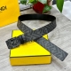 Fendi 芬迪 专柜同款 宽4.0Cm 双环正反用腰带 Ff按钉搭扣 黑色Cuoio Romano皮革材质 反面面料带有烟草黄和黑色Ff图案 真空电镀金属饰面