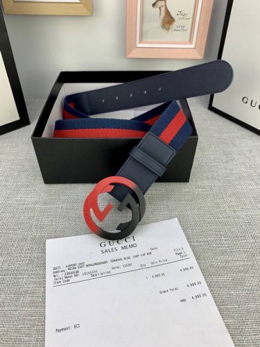 宽度4.0Cm G U C C I 经典帆布织带腰带头尾用采头层小皮牛的点缀 配以织纹质皮滚边和原单钢扣。夏季男百女搭款 上身效超果级棒
