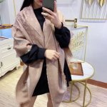 霍思燕，蔡依林，章子怡，Angelababy，同款围巾真丝羊毛Lv披肩大方巾秋冬 Louis Vuitton，这个有多爆，相信我不用多介绍了。专柜1比1。~非常