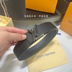 特 寬度：40Mm Lv Ide Truck L Oeii雙面腰帶 驢家 海外原單代特供 面為進口小牛皮荔枝紋襯托原廠配色柔軟小牛皮底 搭配最新鋼五金搭扣 手感
