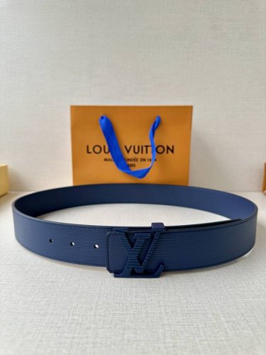 L0Uis Vuitt0N Lv 男士专柜品质水波纹腰帶 寬度40毫米 配置精钢字母搭扣 扣头可随意搭配 ～双面小牛皮设计 皮质柔软 手感细腻舒