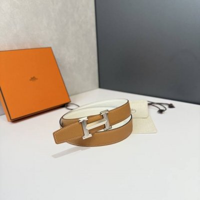 特 爱马仕HermèS男款腰带以其精湛的工艺、高品质的材料和经典的设计而备受推崇，是男士时尚配饰中的顶级选择。最具标志性的设计是带有“H”标志的扣头，简约大气且