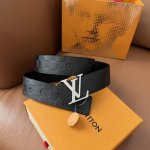 L0Uis 、Vuitt0N 男士经典压花腰帶 寬度40毫米 配置精品字母搭扣 顶级