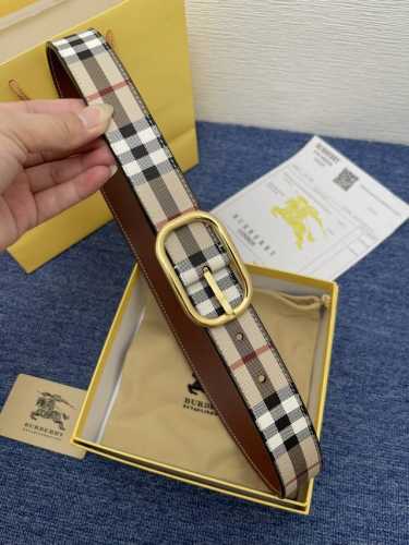 品牌 巴宝莉 特 描述 经典系列新品腰带，采用小牛皮材质，完美搭配手工车线，经典配色，可搭配商务西装或更为休闲的造型。腰带为法国尺寸，请在购买前参阅腰带尺寸指南