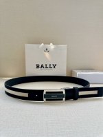 特 Bally 巴利 专柜同款 男士腰带 宽3.4Cm 这款选用反面进口牛皮精制而成 正面金属珐琅扣 简约百搭 可调式长度可轻松匹配完美尺寸