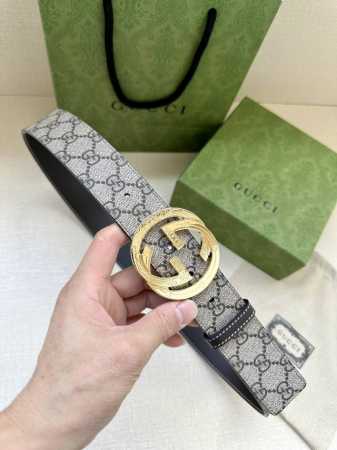 宽度4.0 Gucci 历史细节和现代元素是Gucci最新系列的特点。历史的花押字硬件致敬品牌的创始人Guccio Gucci。这款腰带采用黑色皮革精制而成，饰 - 点击图像关闭
