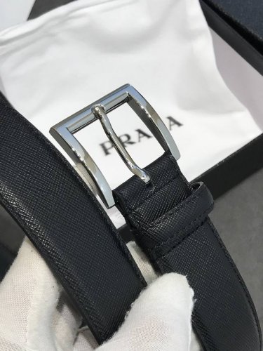 配送专柜包装 打孔针 特 宽35Mm，支持Nfc 原单双面进口头层牛皮带身，搭配原版针扣扣，手感.油边近乎完美，原产皮料定制，质感无可挑剔，出众的细节，高清实拍