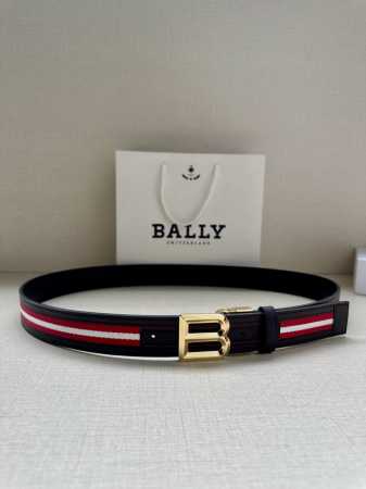 特 Bally 专柜新款男士腰带，宽 3.4Cm。其独特之处在于配布条夹头，采用进口头层牛皮，质地优良。B 字亮光扣精致闪耀，彰显品质。无论是搭配休闲装还是正装 - 点击图像关闭