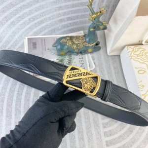 范思哲 特种皮腰带自动带系列 ，原厂五金精品不锈钢扣，手感柔软舒适 宽3.5Cm。