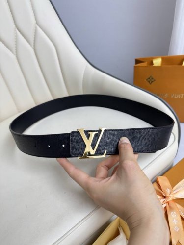 路易威登 Lv 全套包装 40Mm宽度 正品一体铸造五金钢扣 原厂皮料 双面原厂定制面料 区别市场货