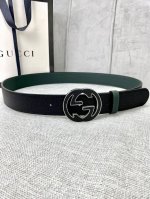 特 宽度3.8Cm Gucci Gg Marmont系列每一季都会推陈出新，为灵感源于70年代的标志性原版gg6.0Cm钢扣配件注入现代精髓。这款双色头层牛皮腰