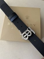 品牌:博柏利 价格特 尺寸:带宽35Mm 正品尺寸 五金材质:专柜精品扣，真空电镀，工艺精细 带身材质:天然头层牛皮，质感十足，手感柔软。时尚个性，经典百搭！可