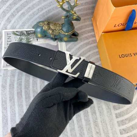 Lv 特种皮腰带系列 ，原厂五金精品不锈钢扣，手感柔软舒适 宽3.8Cm。 - 点击图像关闭