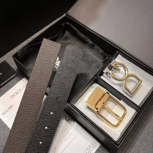Dg宽3.5Cm Dolce&Gabbana 新款 搭配双扣头，轮换用，时尚商务同时兼顾，搭配可双面使用腰带，五金采用钌电镀 Dg 交叉造型徽标搭扣