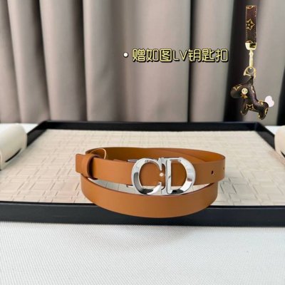 Dior 24早春新款 C D搭扣黄铜腰带扣，女士小牛皮腰带 经典永存 2Cm