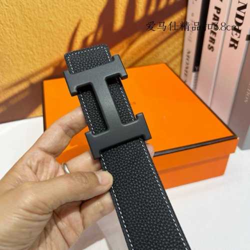 特 爱马仕 双面进口小牛皮，搭配精品扣，宽度3.8Cm，时尚大方，百搭单品。